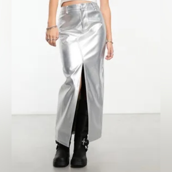 Skirt - Picture 1 of 3